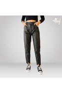 Pantalon sastrero engomado con tajo adelante moda dama tendencia 2024